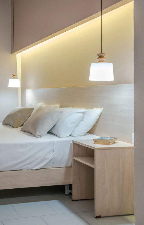 Double Semi-Ground room (full double bed)