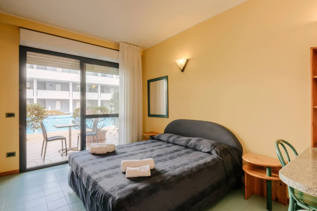 Standard Double Studio (full double bed)