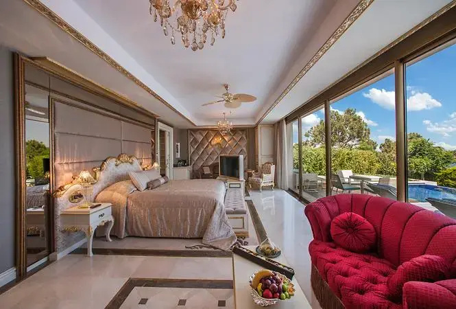 Premium Double Suite with sea view (full double bed)