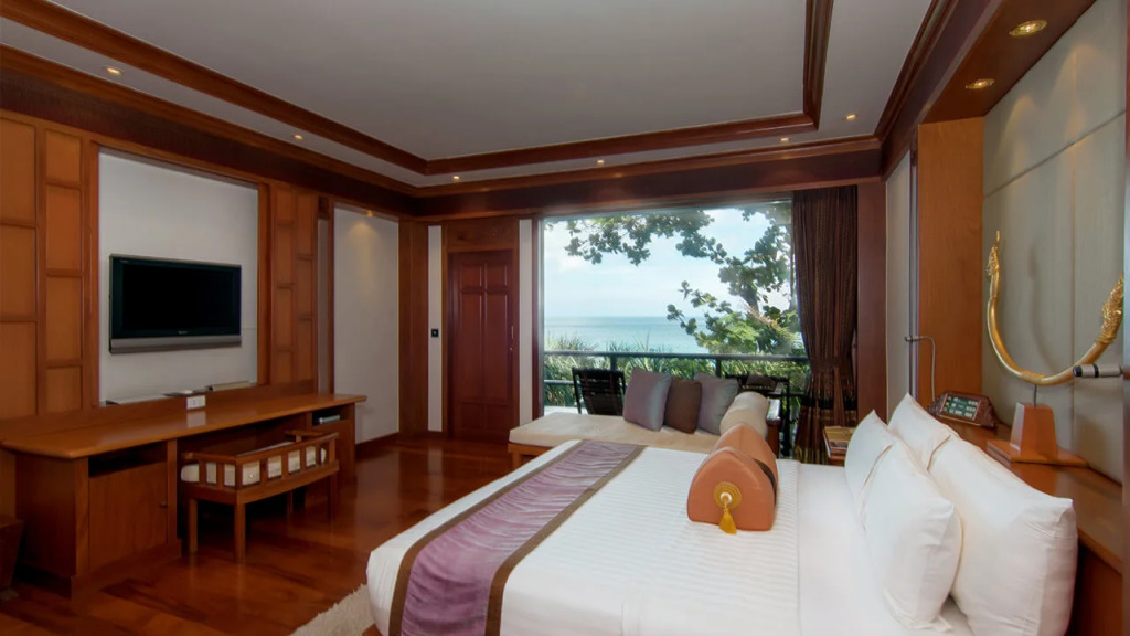 Двухместный номер с видом на океан двуспальная кровать в Marina Phuket Resort