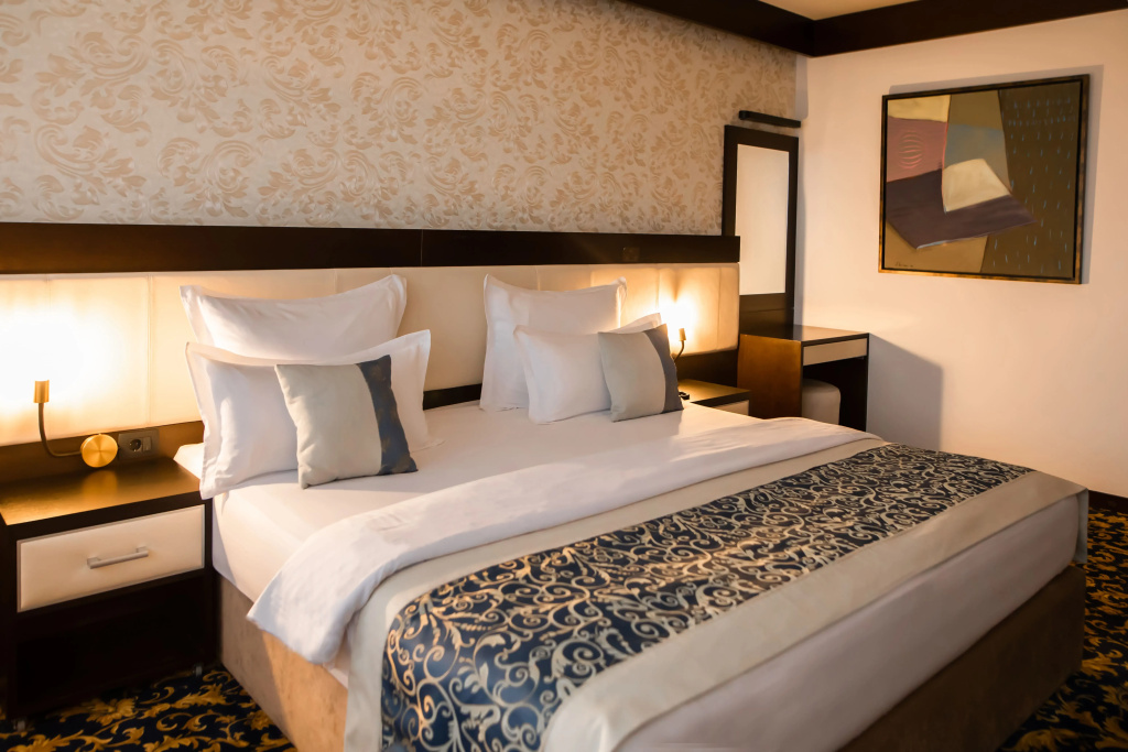 Deluxe Double room (full double bed)