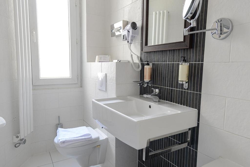 Hotel Brittany 71