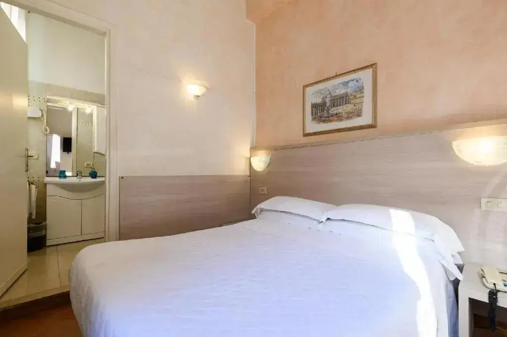 Double room (full double bed)