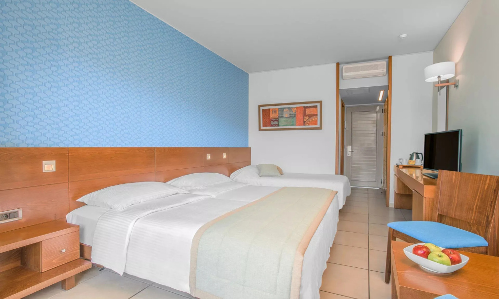 Triple room with garden view