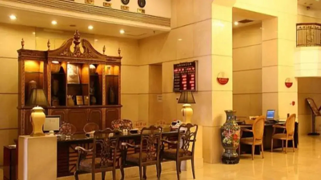 Food & Beverage