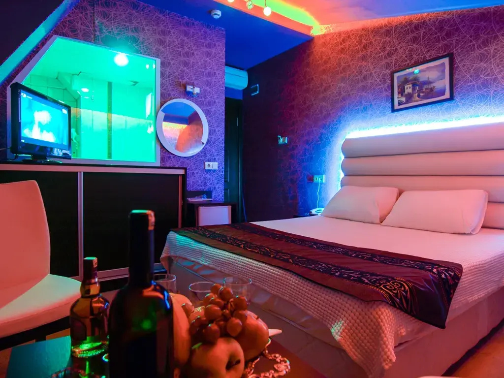 Double Suite (full double bed)