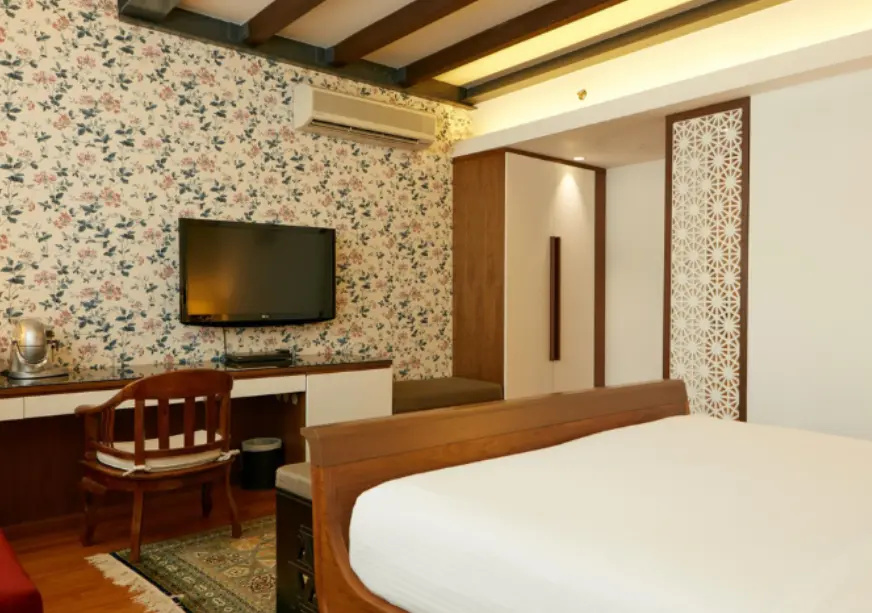Puteri Double room (full double bed)