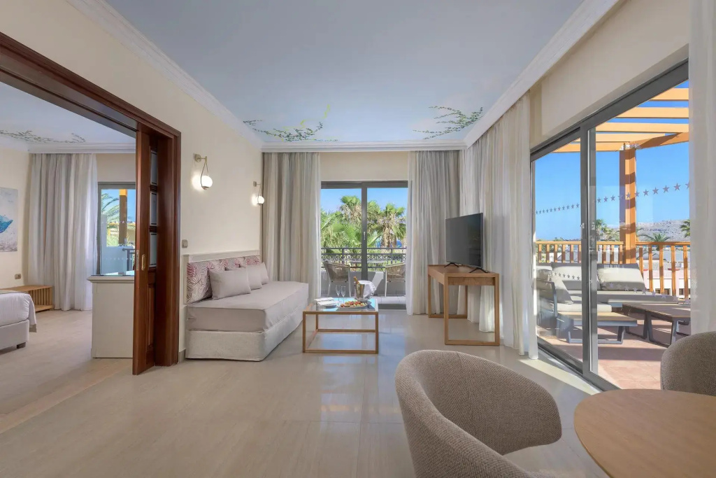 Superior Double Suite with sea view (twin beds)