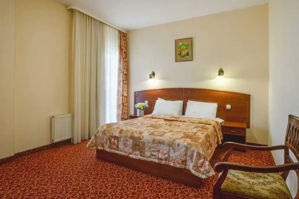 Standard Superior Double room with balcony (full double bed)