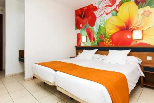 Superior Double Studio with balcony and with sea view (twin beds)