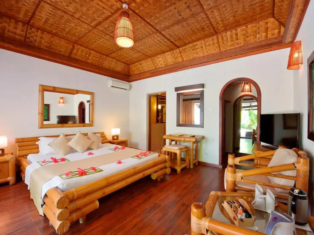Angaga Island Resort & Spa