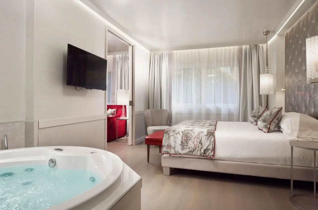 Premium Double Suite (full double bed)