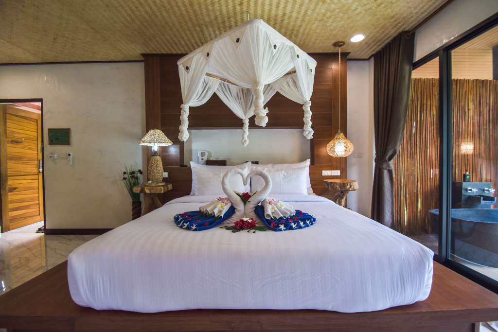 Deluxe Seaside Double Pavilion Room (full double bed)