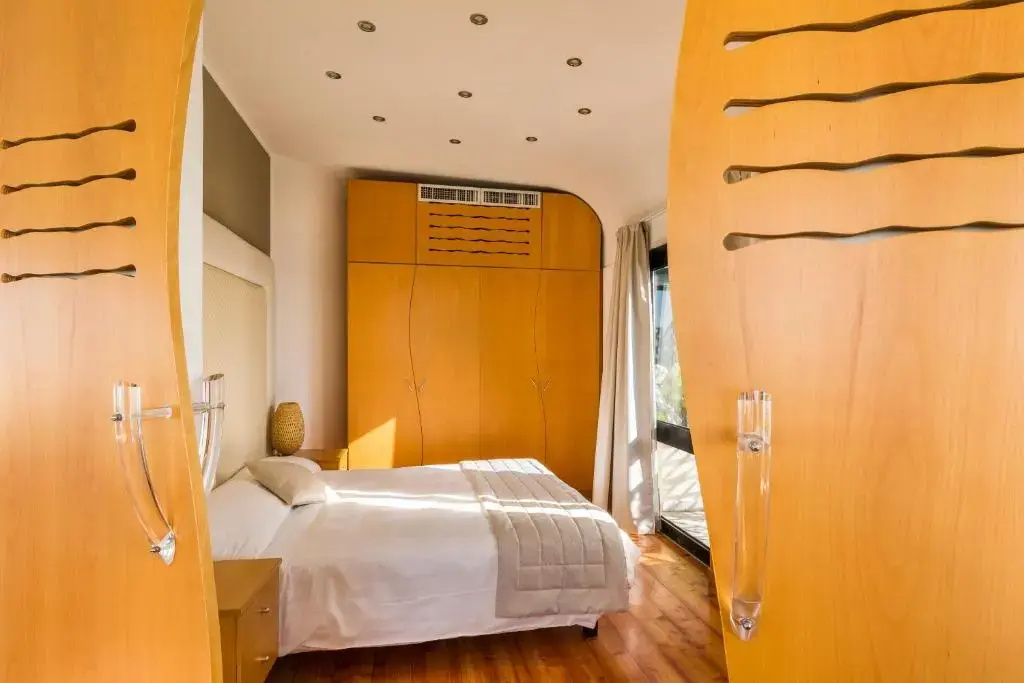 Double Suite with sea view (full double bed)