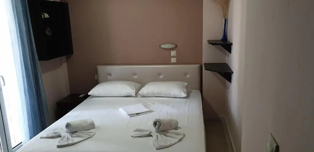 Economy Double Apartment with pool view (full double bed)