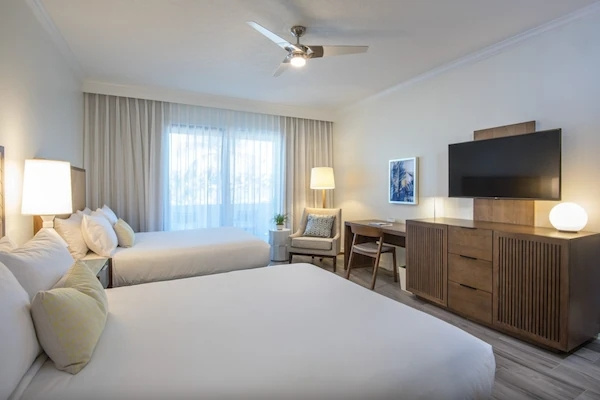 Double room with water view (twin beds)