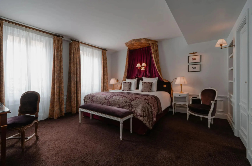 Executive Double Suite (full double bed)
