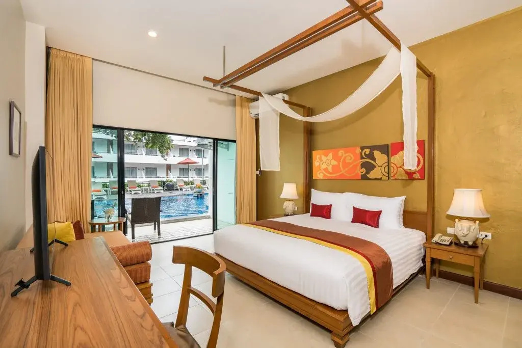 Deluxe Pool Access Double room (full double bed)