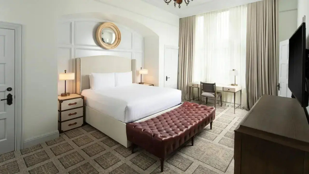 LBJ Double Suite (full double bed)