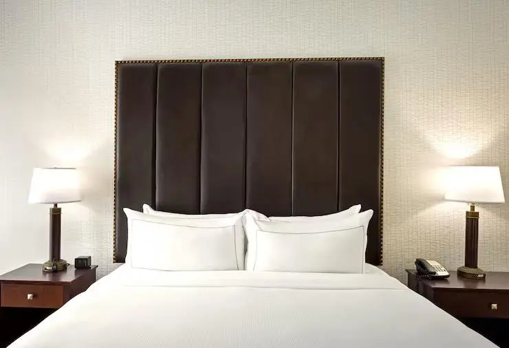 Double room with pool view (full double bed)
