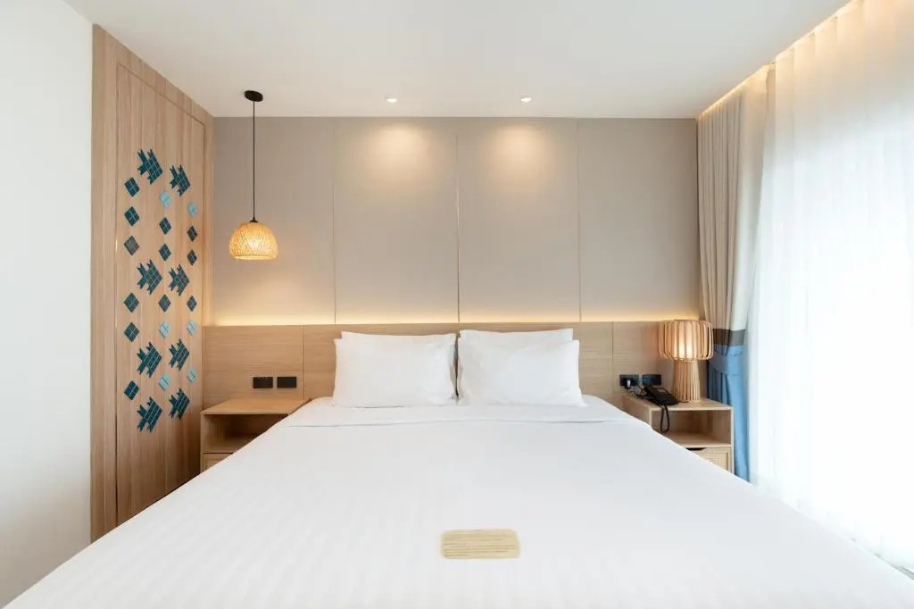 Двухместный номер Deluxe с видом на море двуспальная кровать в Jomtien Thani Hotel