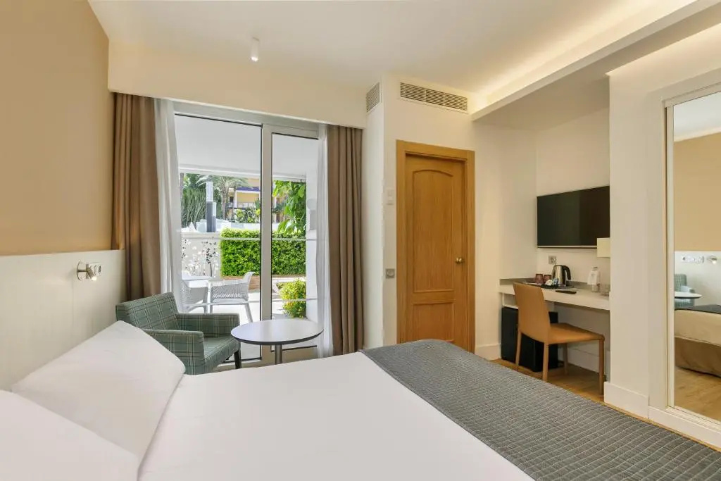 Superior Double room (full double bed)