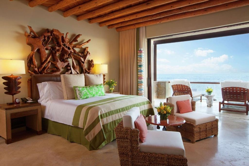 1 Bedroom Premium Double Suite beachfront (full double bed)