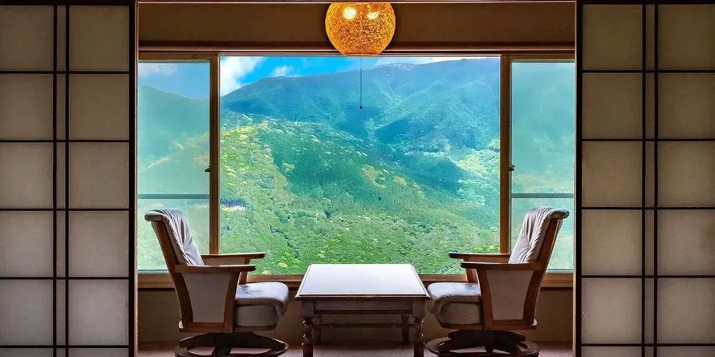Japanese-style with panoramic hot spring room