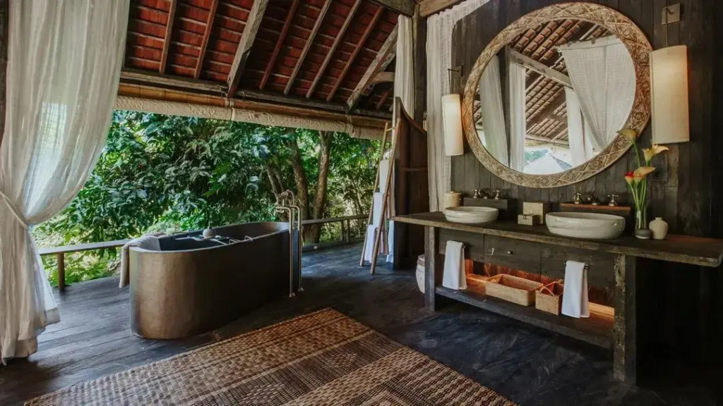 Buahan, A Banyan Tree Escape
