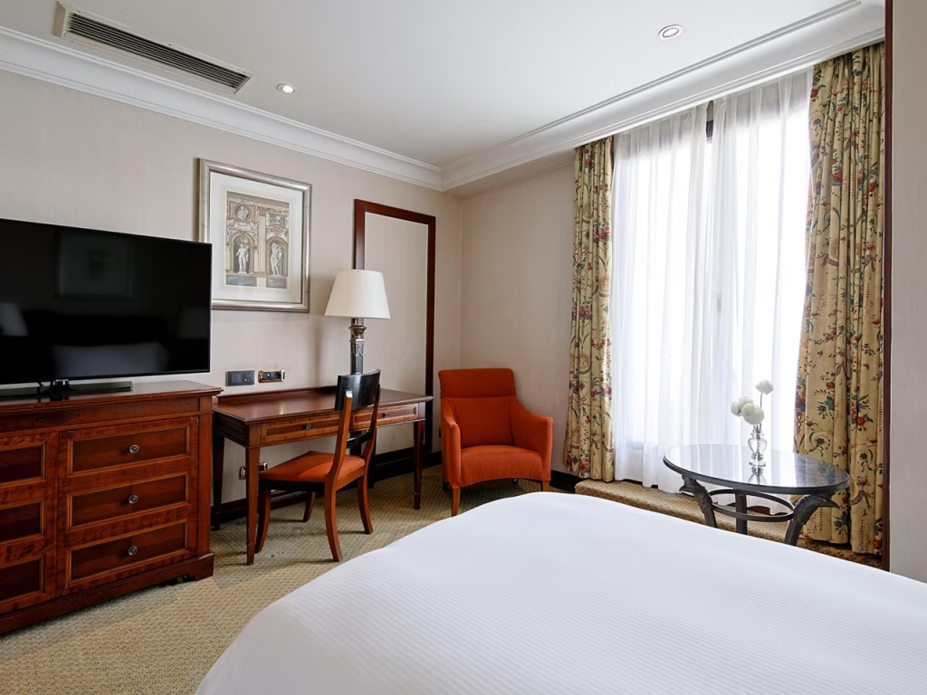 Classic Double room (full double bed)