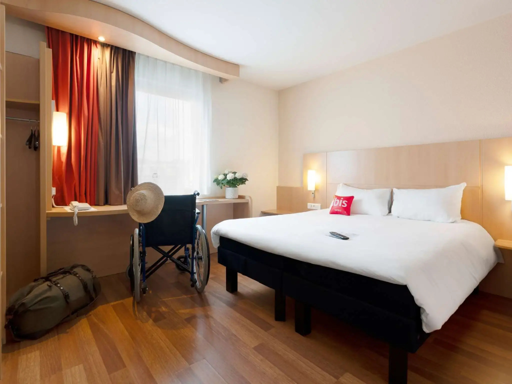 Standard Double room (full double bed)