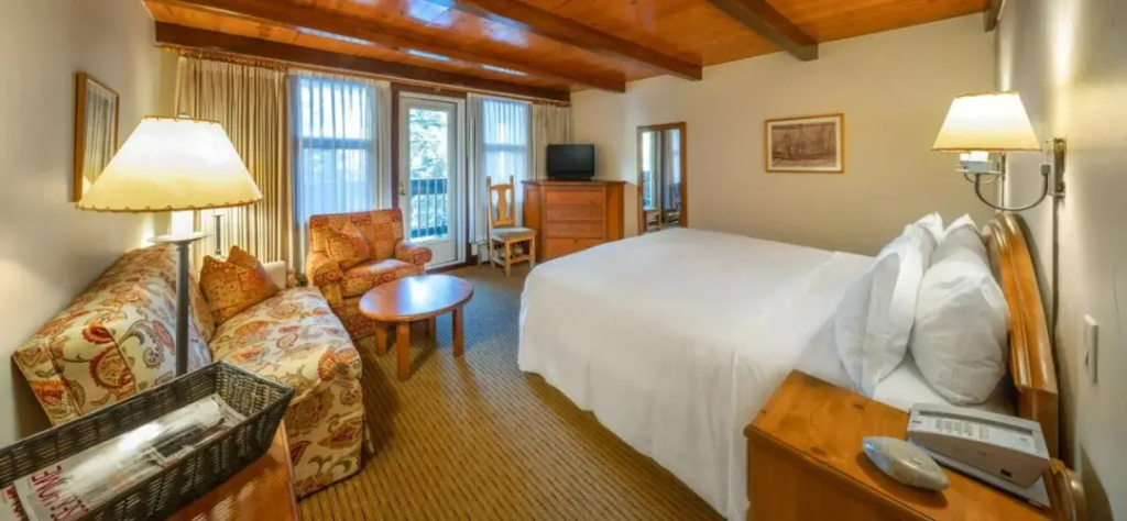 Post Superior Double room Preferred Side (full double bed)