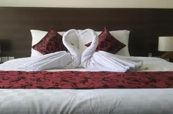 Deluxe Double room (full double bed)