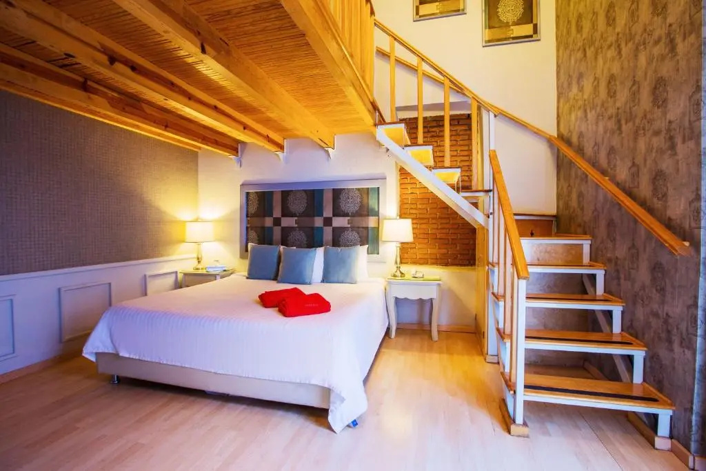 Master Double Suite (full double bed)