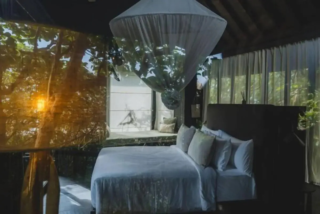 Double Treehouse Hideway (full double bed)