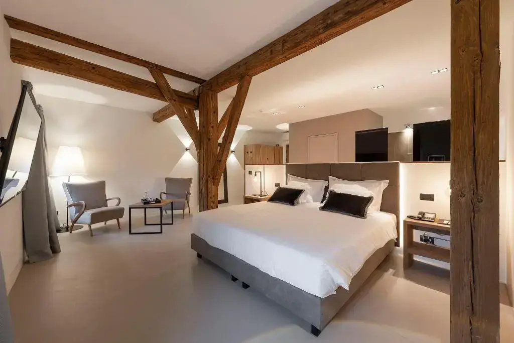 Luxury Double room (full double bed)