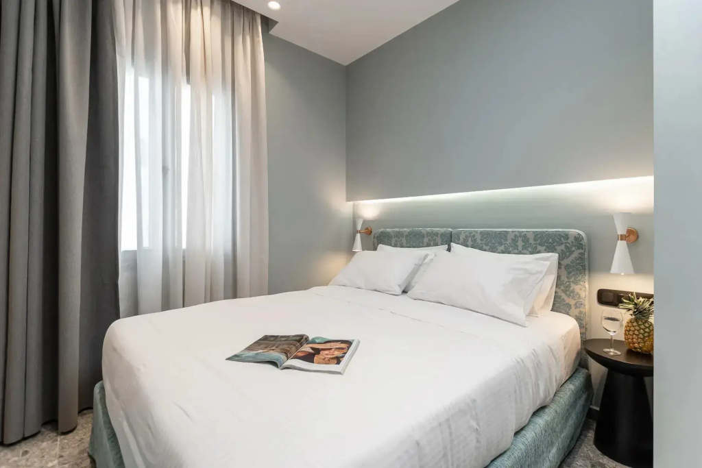 Double room (full double bed)