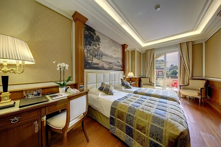 Deluxe Double room with mountain view (full double bed)