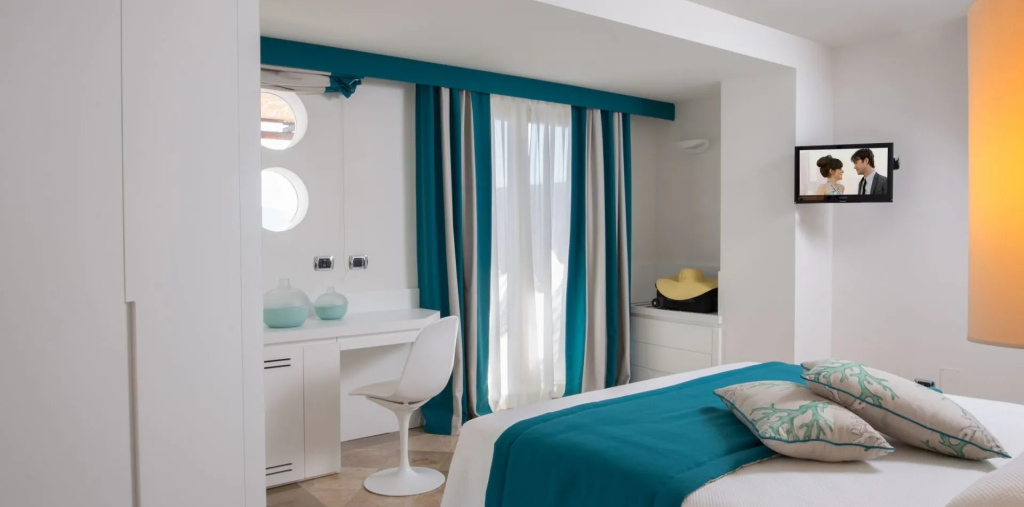 Deluxe Terrace Double room (full double bed)