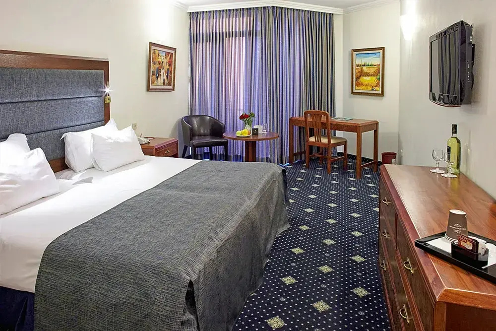 Deluxe Double room (full double bed)