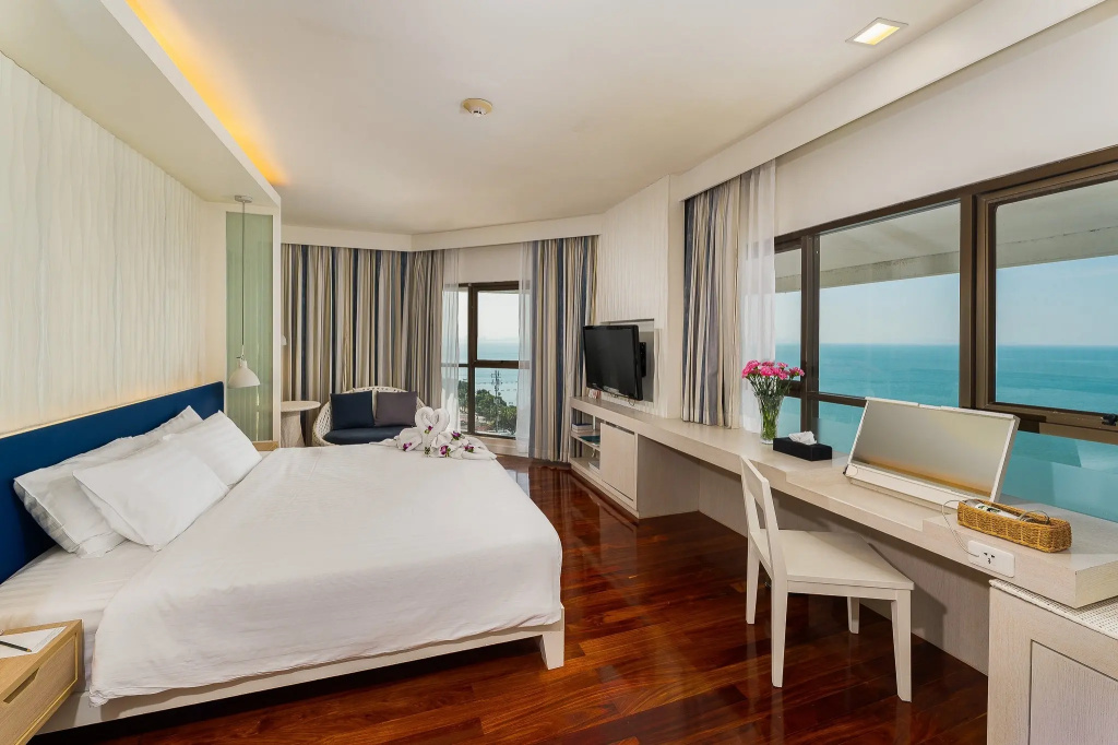 Presidential Double Suite Room full double bed
