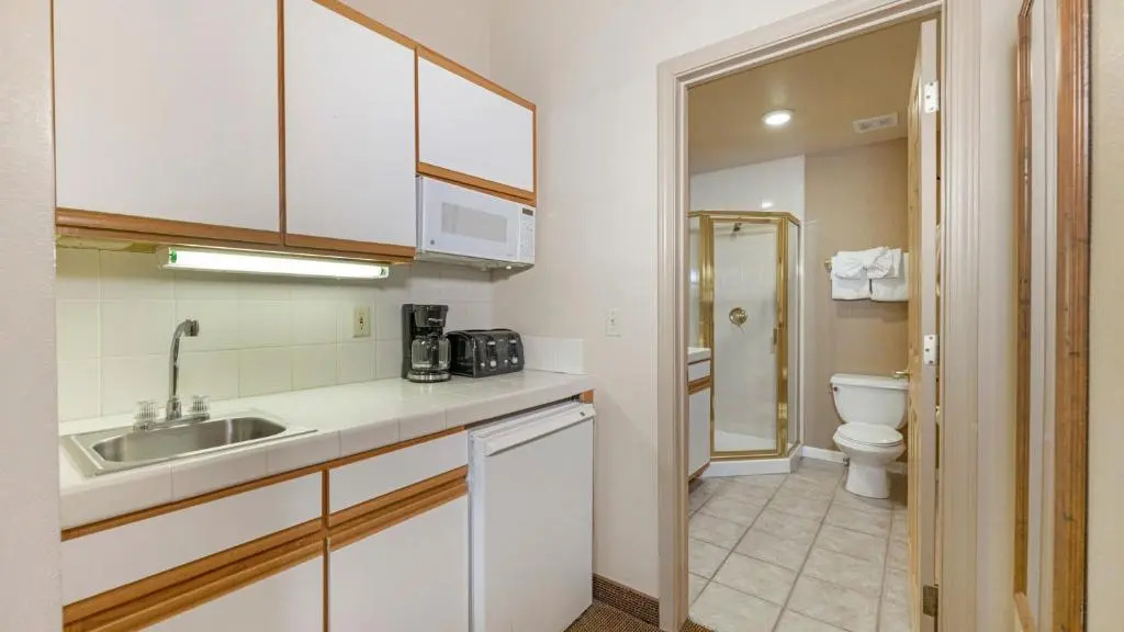 Crest Pointe Double Studio (full double bed)