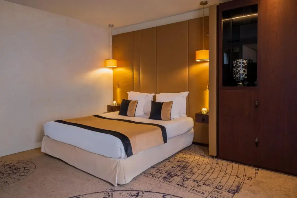 Double Junior Suite (full double bed)