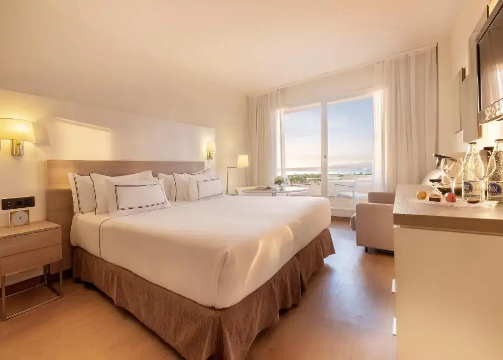 Premium Double room (full double bed)