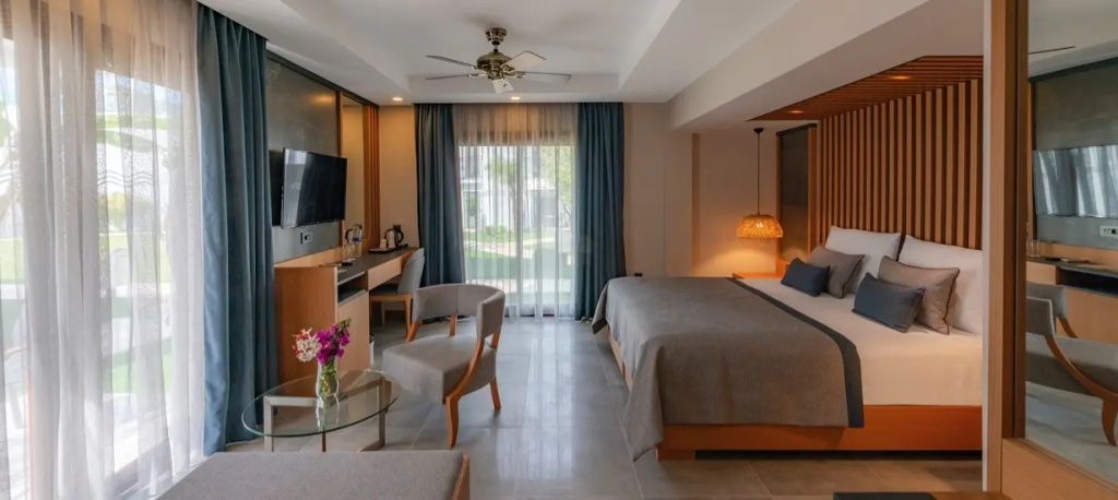 Deluxe Garden Double room (full double bed)
