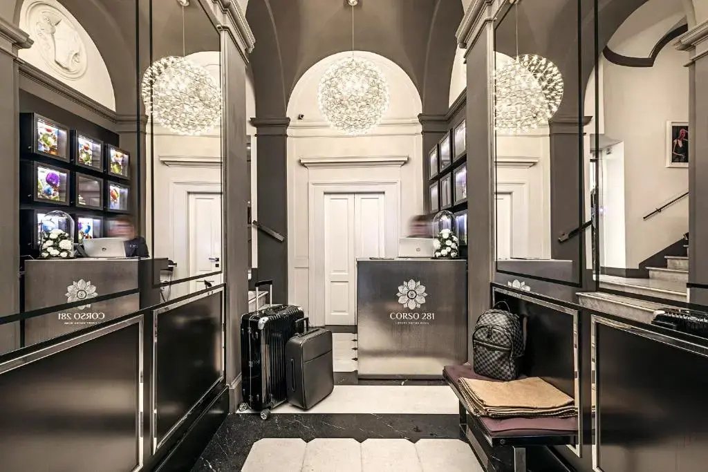 Lobby & Reception