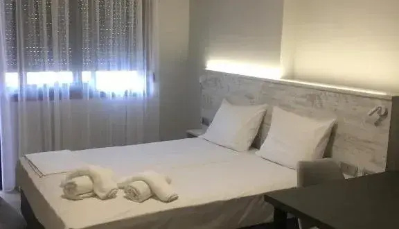 Double Studio (full double bed)