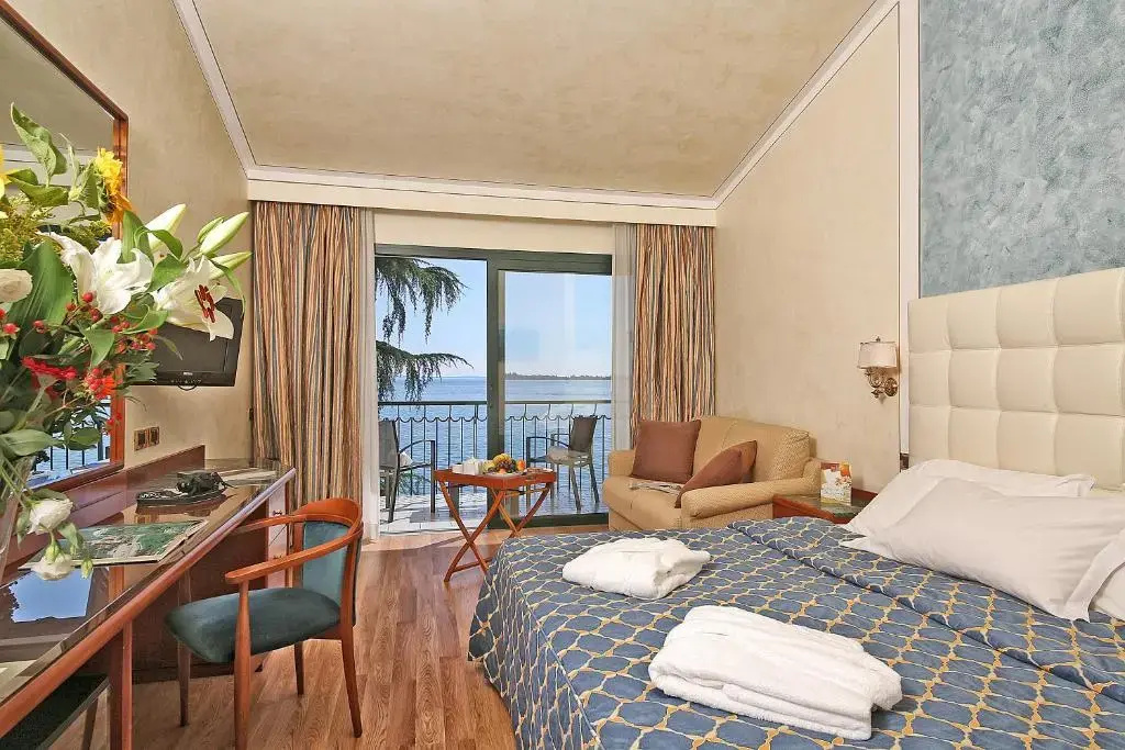 Superior Lake View Terrace Double room (full double bed)