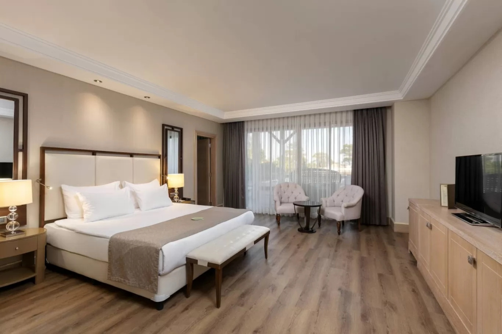Platinum Private Pool Executive Sextuple Duplex Suite