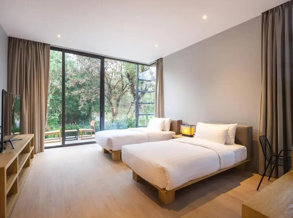 3 Bedrooms East Gliding Villa